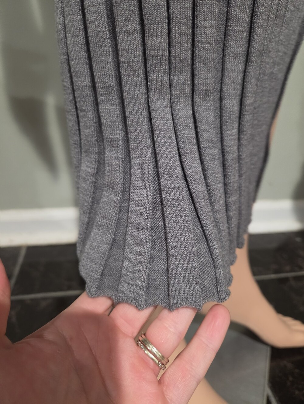 Theory Wide Rib Wool Blend Midi Skirt Gray Size M NWT - Picture 12 of 16